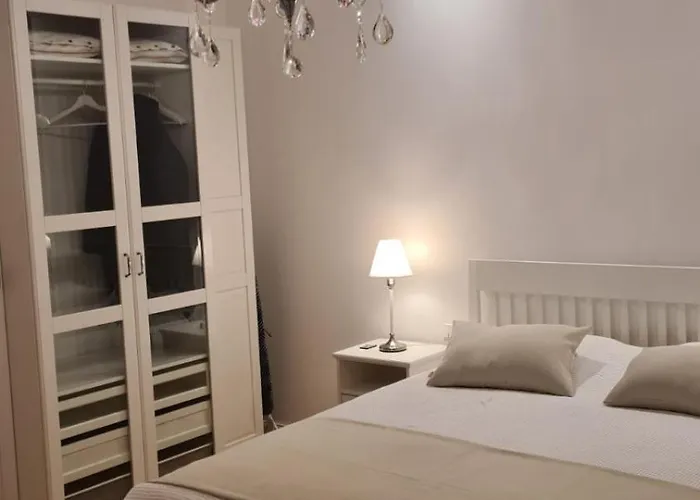 Schoenbrunn Apartment *