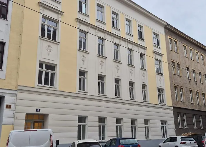 Schoenbrunn Apartment *